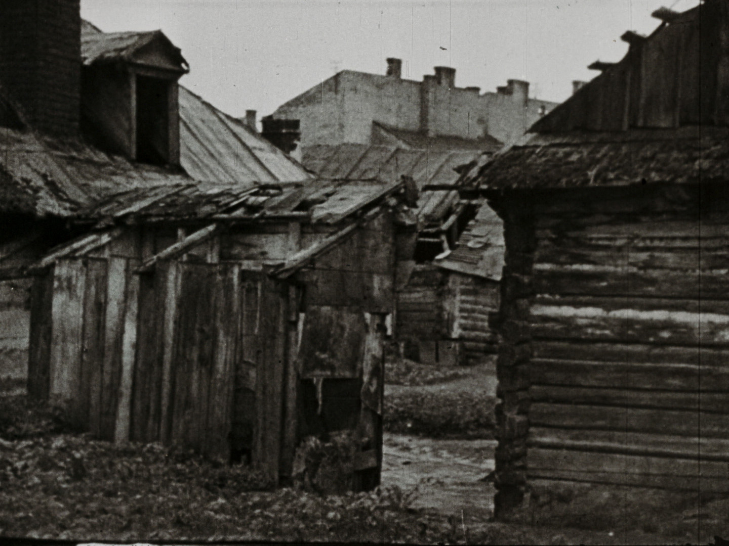 Image 2 screenshot from the so called WFD material showing the deportation of Polish Jews between 1942 and 1944. Cinematographer and institution are unknown