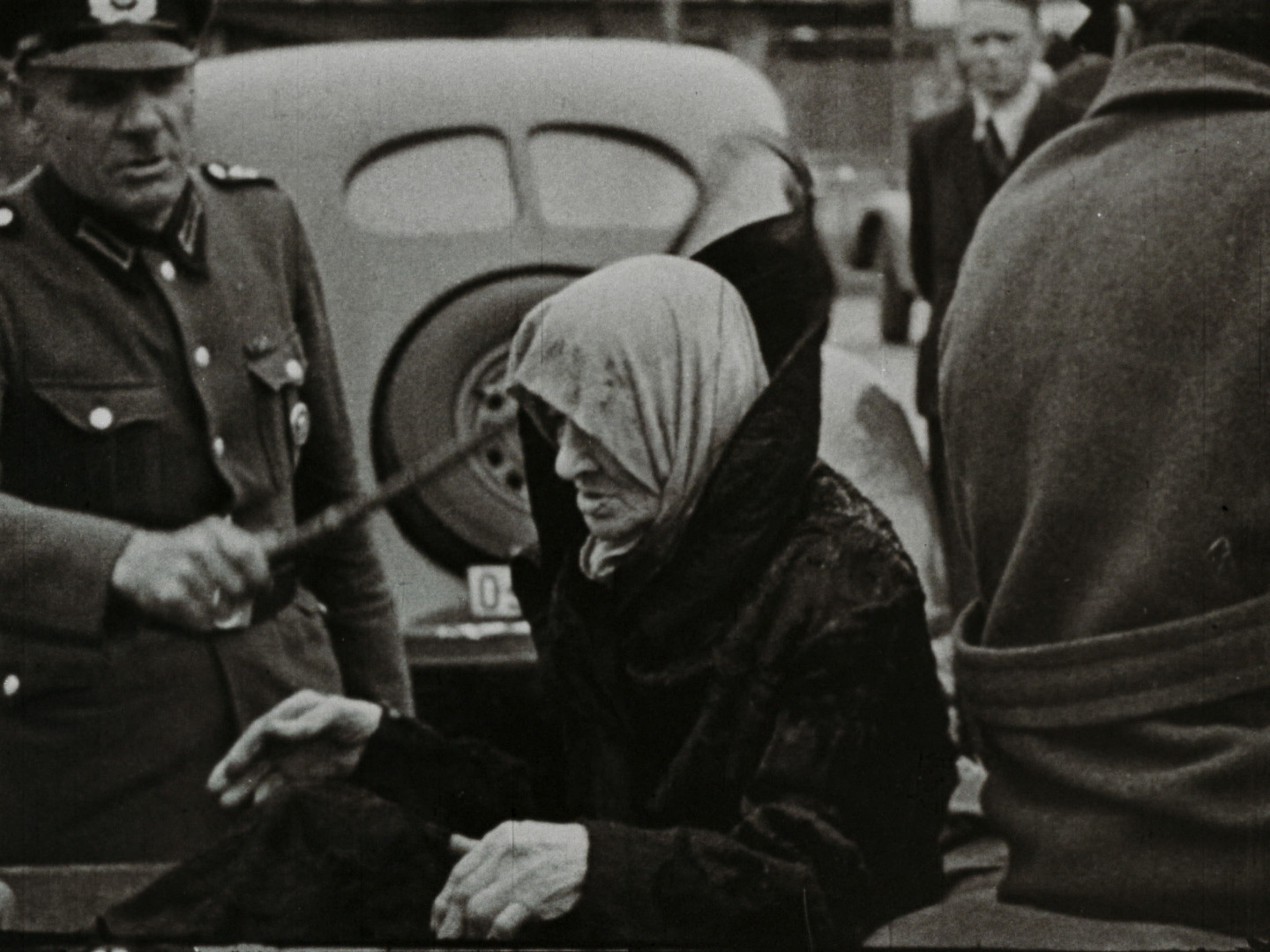 Image 17 screenshot from the so called WFD material showing the deportation of Polish Jews between 1942 and 1944. Cinematographer and institution are unknown