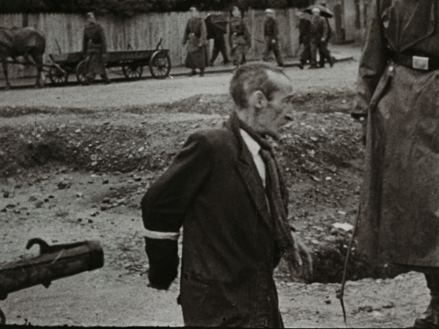 Image 25 screenshot from the so called WFD material showing the deportation of Polish Jews between 1942 and 1944. Cinematographer and institution are unknown