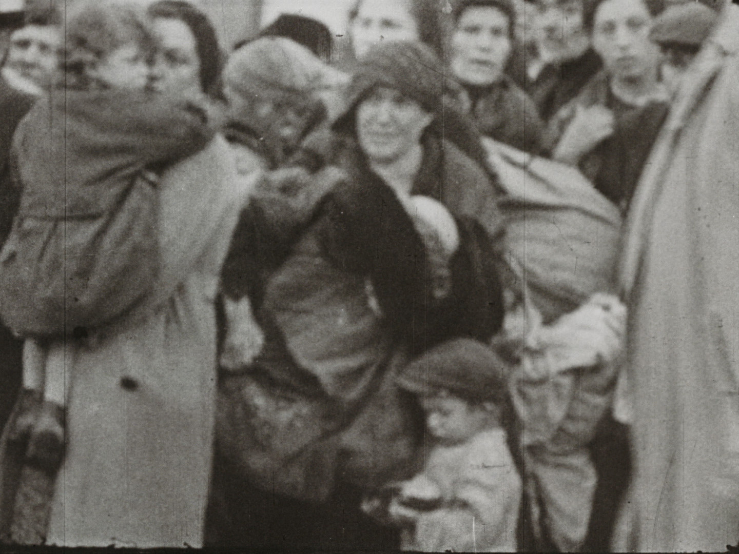 Image 34 screenshot from the so called WFD material showing the deportation of Polish Jews between 1942 and 1944. Cinematographer and institution are unknown