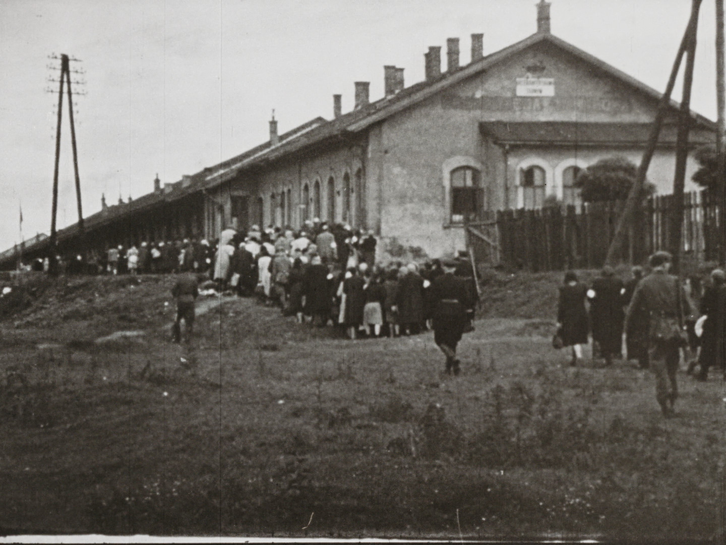 Image 61 screenshot from the so called WFD material showing the deportation of Polish Jews between 1942 and 1944. Cinematographer and institution are unknown