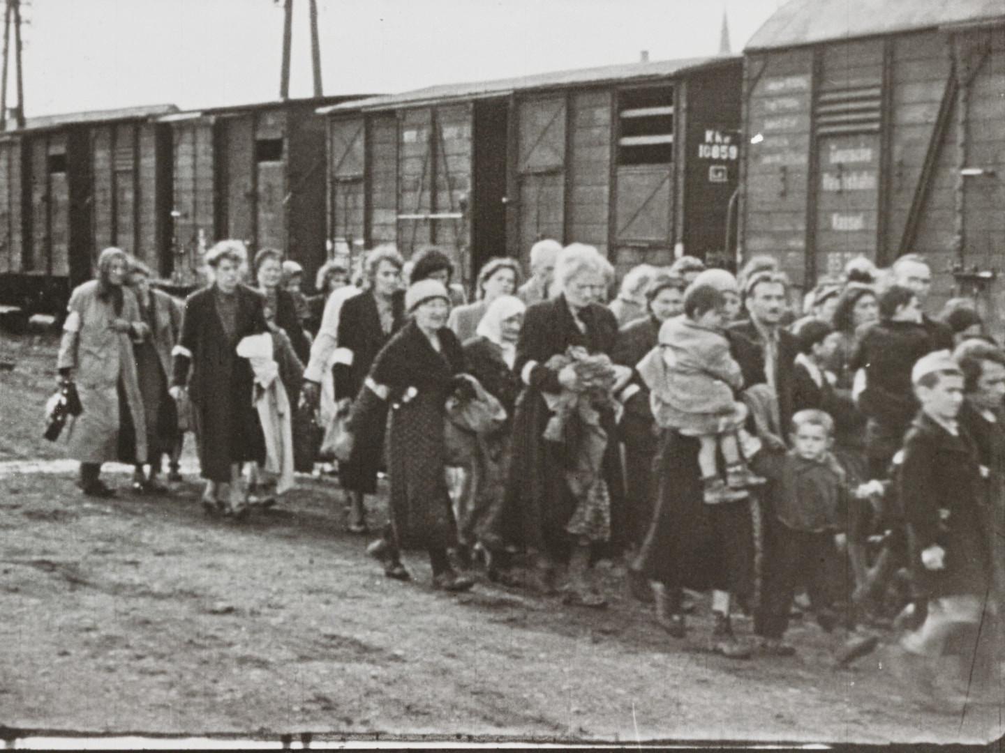 Image 66 screenshot from the so called WFD material showing the deportation of Polish Jews between 1942 and 1944. Cinematographer and institution are unknown