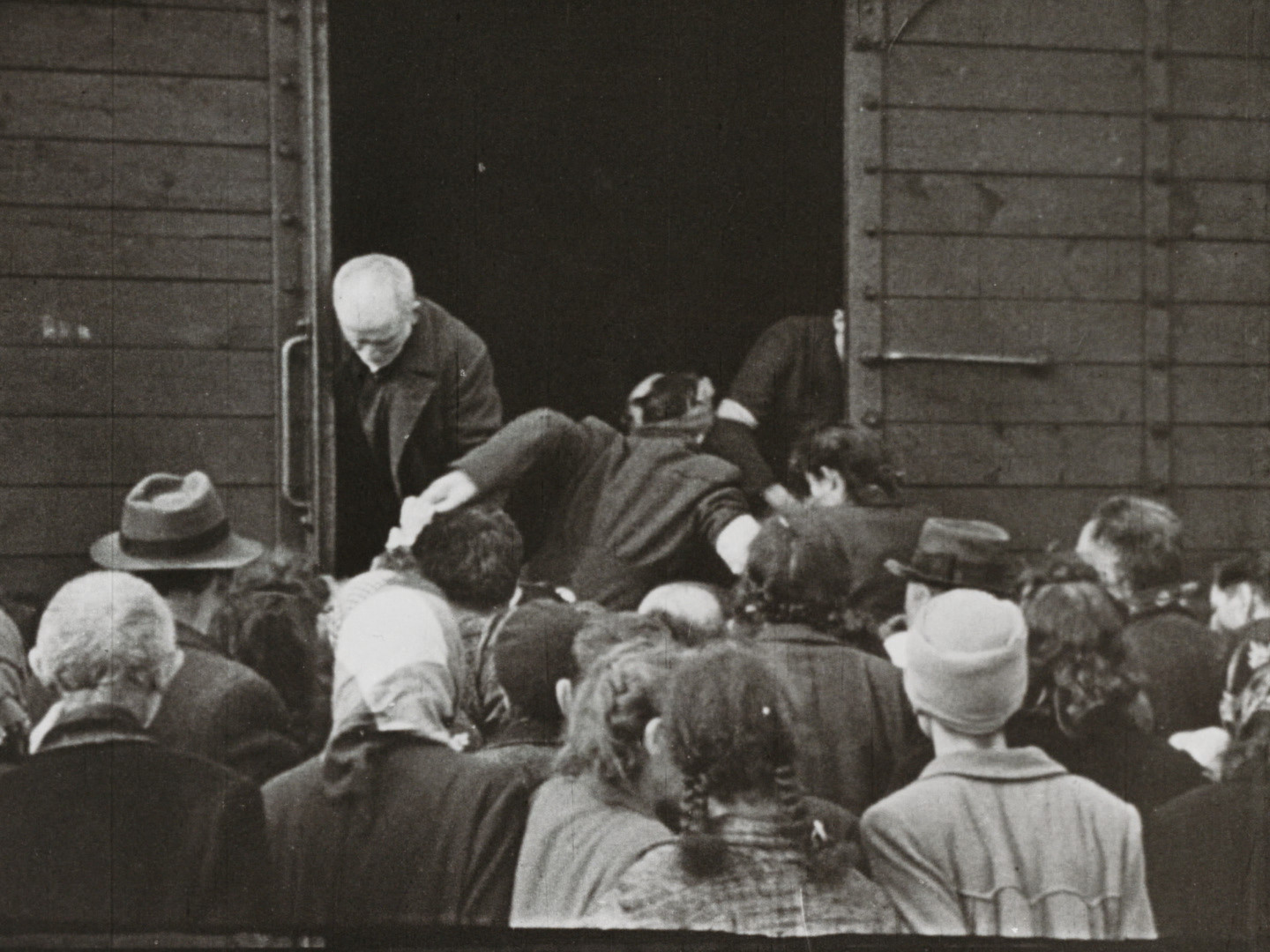 Image 67 screenshot from the so called WFD material showing the deportation of Polish Jews between 1942 and 1944. Cinematographer and institution are unknown