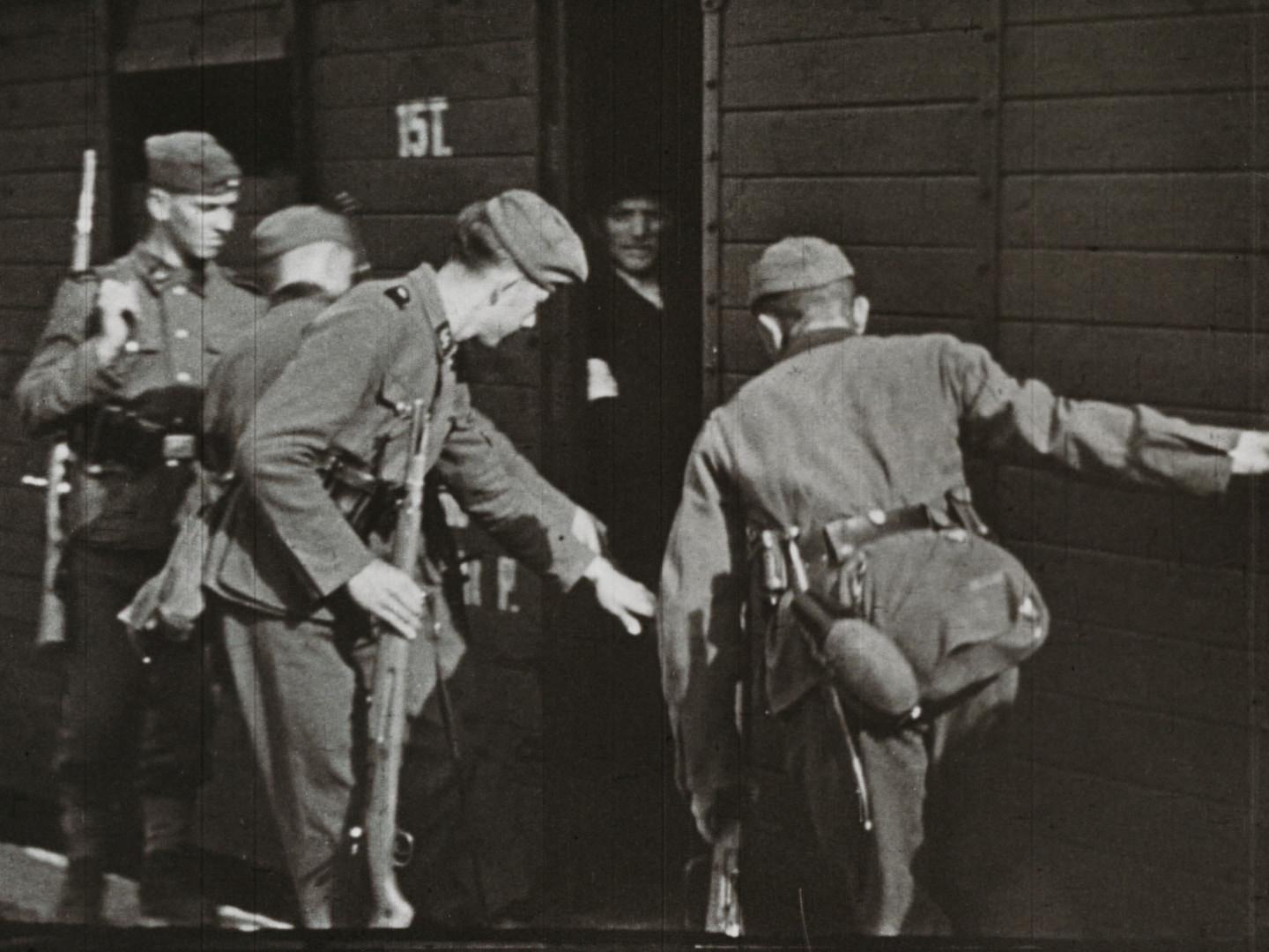 Image 77 screenshot from the so called WFD material showing the deportation of Polish Jews between 1942 and 1944. Cinematographer and institution are unknown