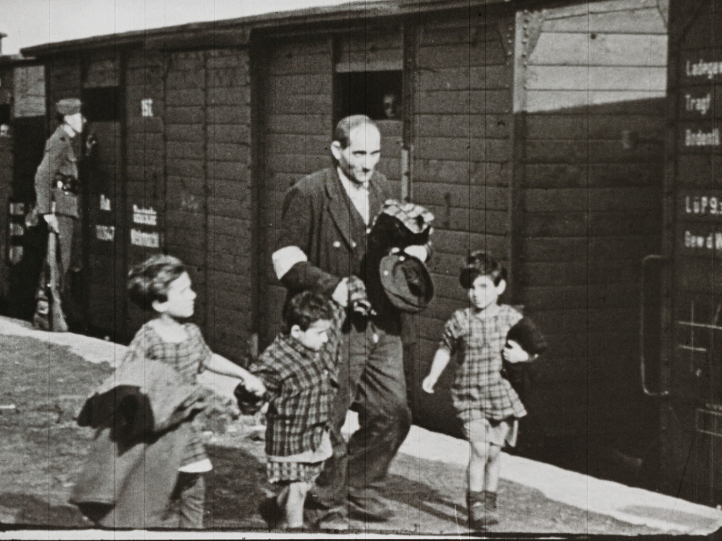 Image 78 screenshot from the so called WFD material showing the deportation of Polish Jews between 1942 and 1944. Cinematographer and institution are unknown