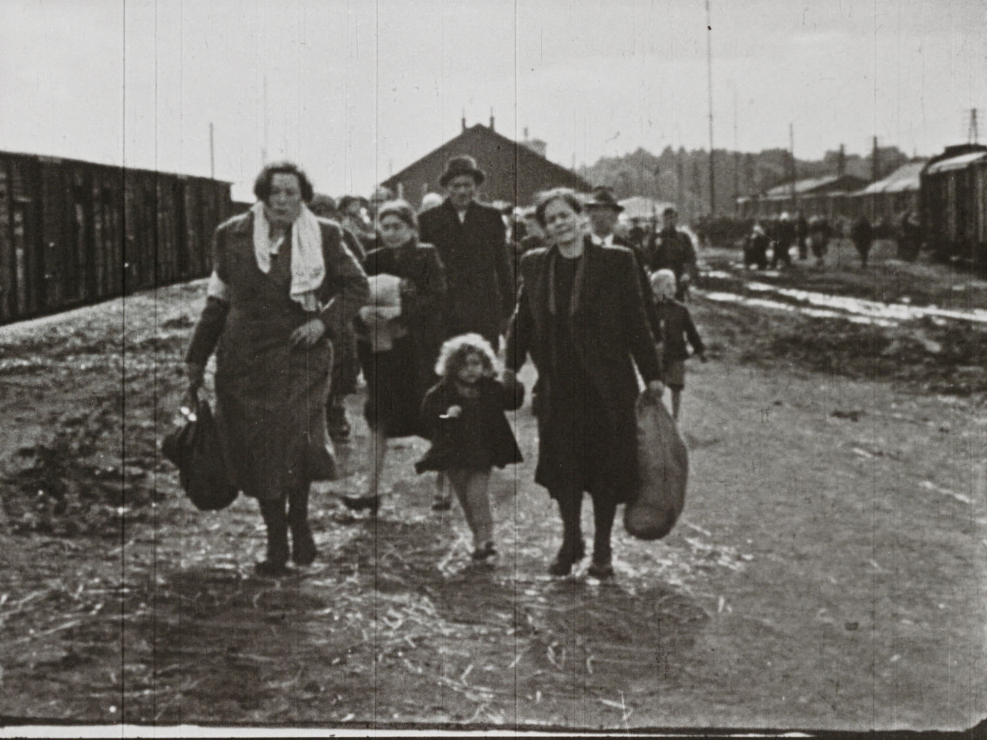 Image 82 screenshot from the so called WFD material showing the deportation of Polish Jews between 1942 and 1944. Cinematographer and institution are unknown